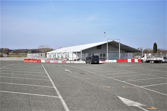 La tensostruttura in piazza del mercato 1