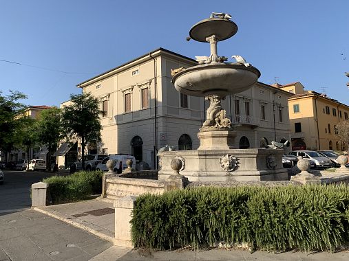 La fontana in piazza Duomo