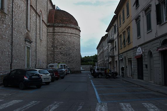 Il Duomo e un pony-pizza a lavoro