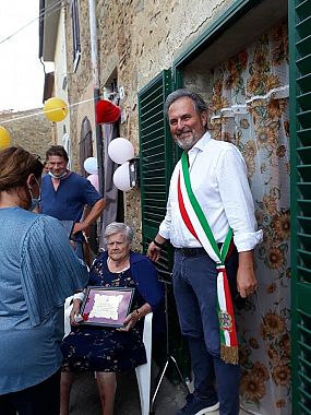 Nonna Lina con il sindaco Tarrini