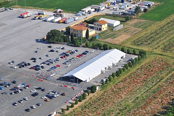 Il centro vaccinale (foto di Piero Frassi) 