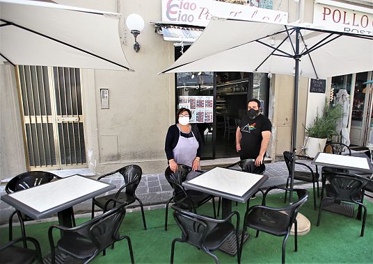 Gestori di una tavola calda in via Roma