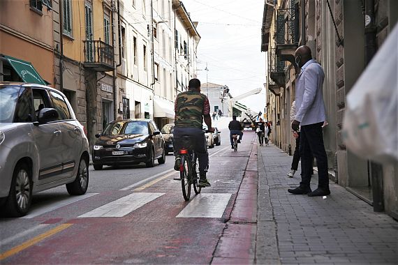 La ciclabile che porta al ponte Napoleonico