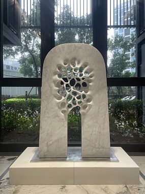 "Through the Door" di Selene Frosini