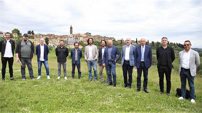 Artisti, professionisti insieme al sindaco Macelloni